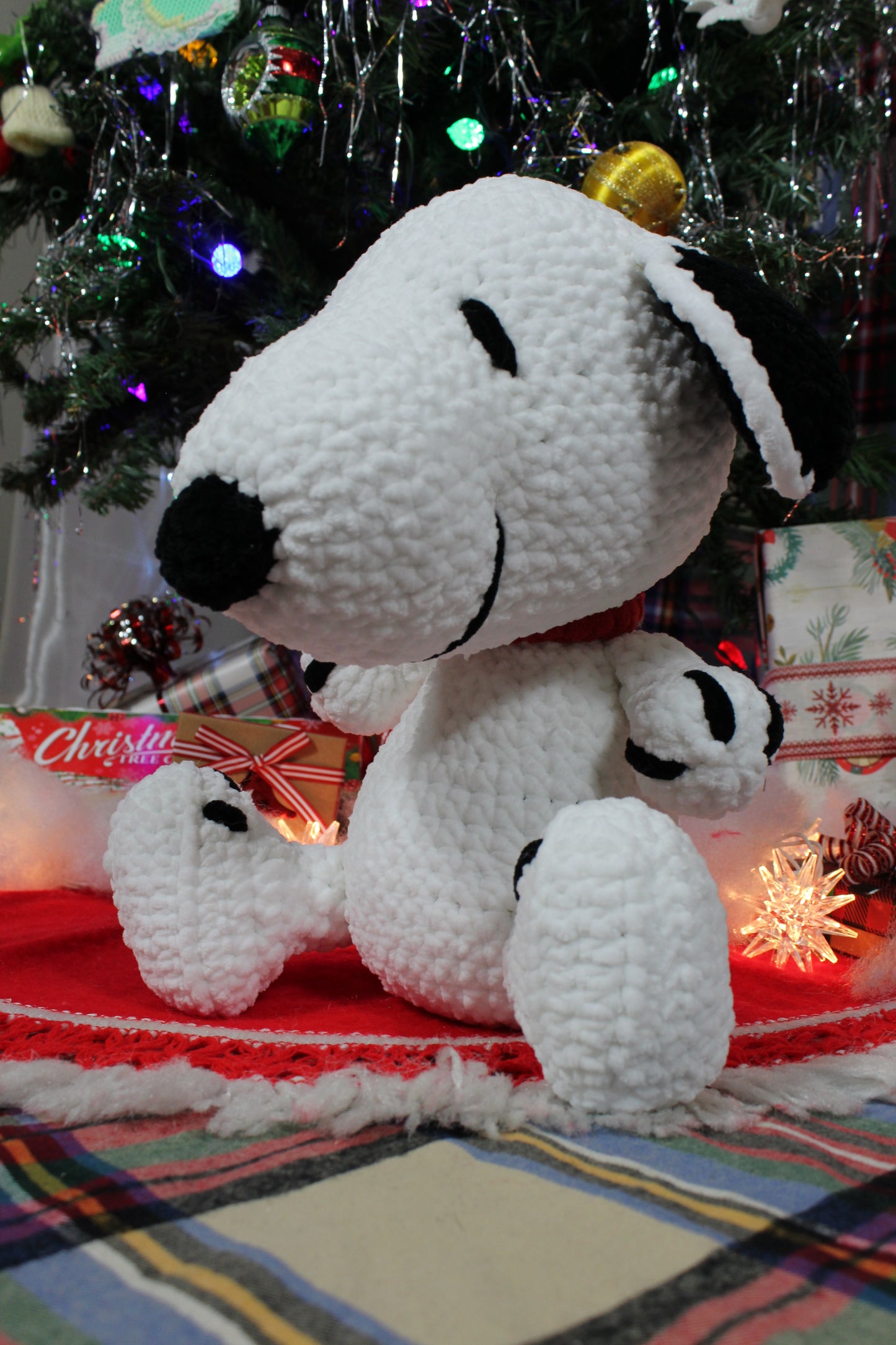 Snoopy & Woodstock plushies - (Large & Medium)