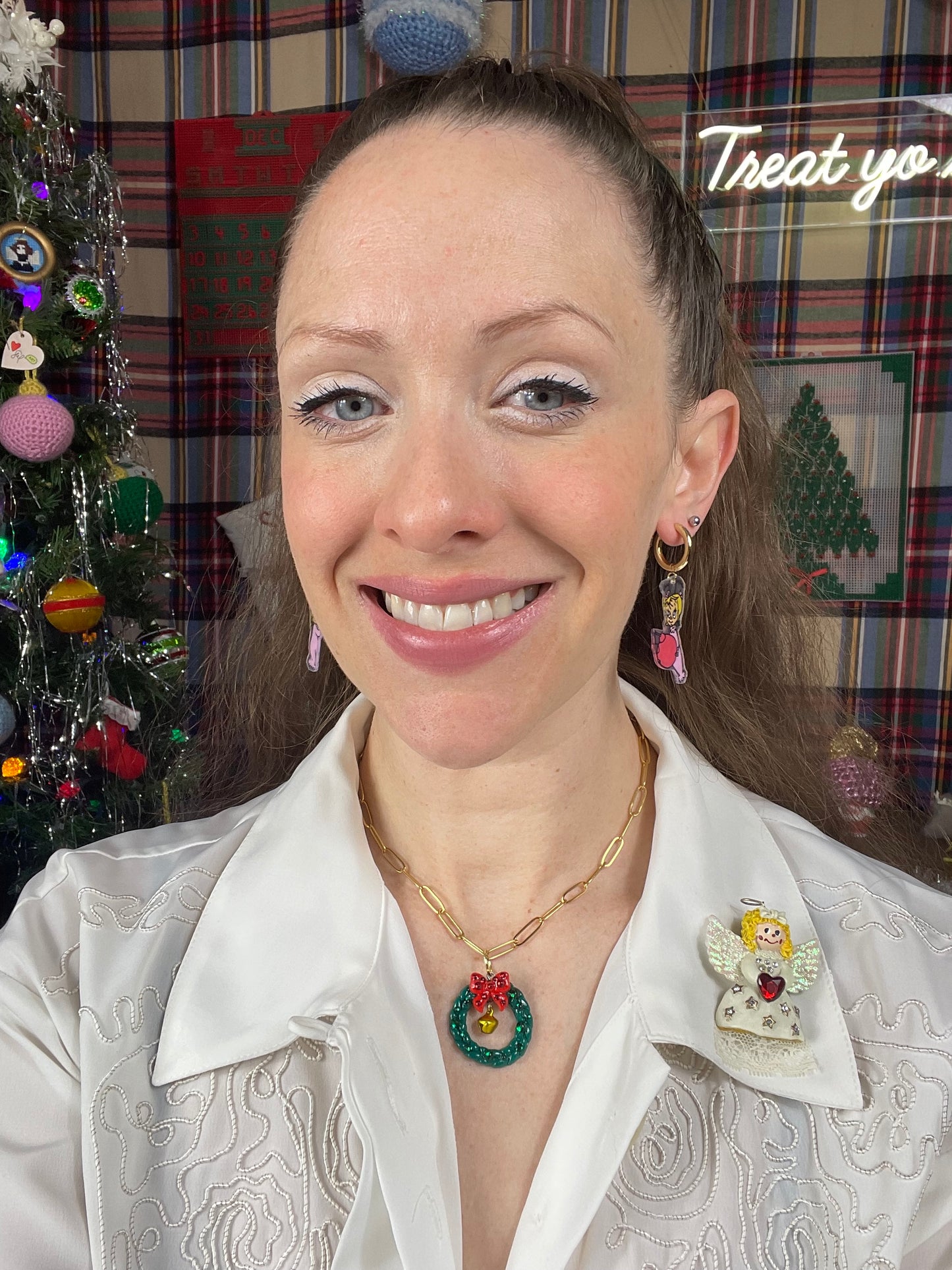 Grinch Cindy Lou Who earrings