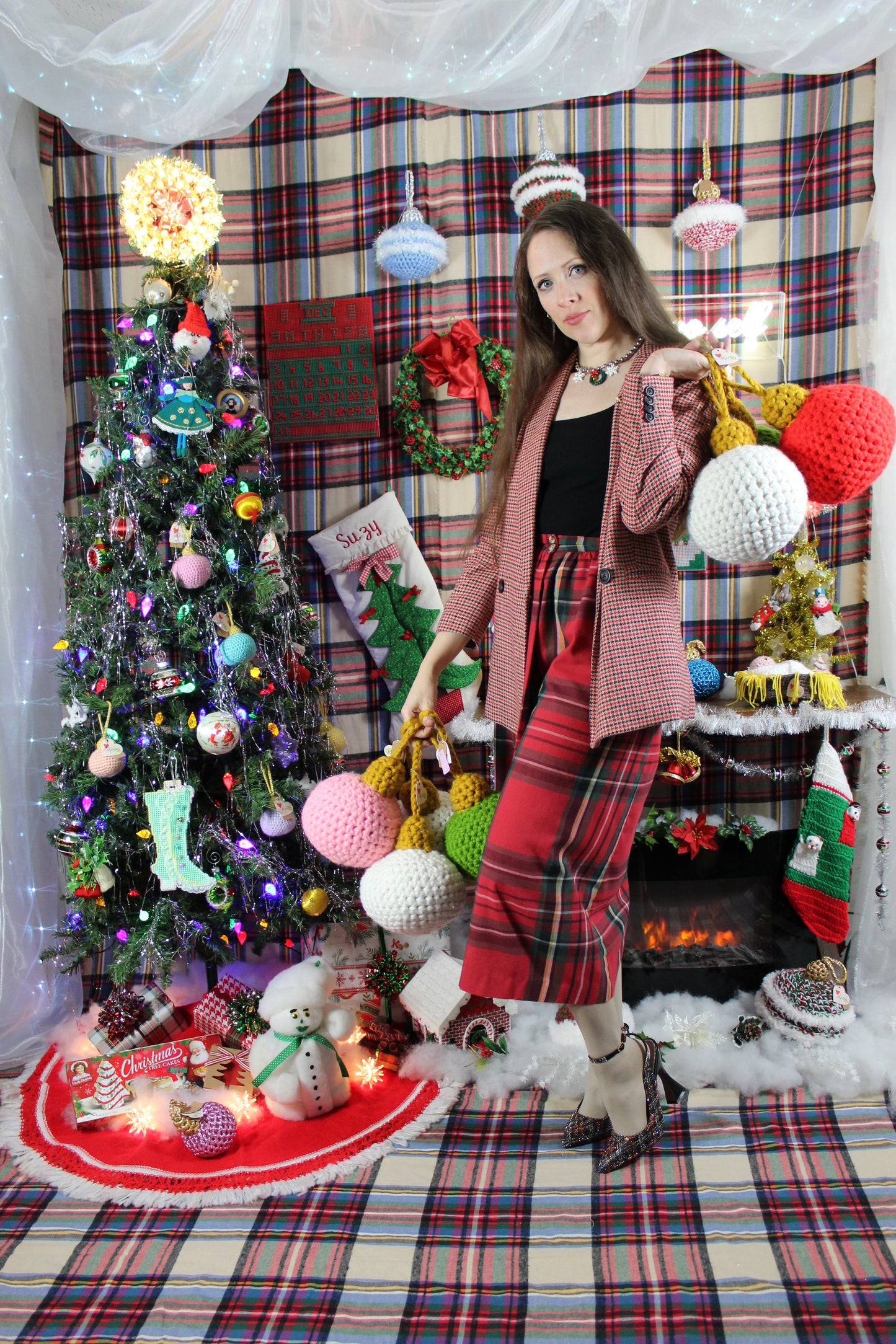 Oversized Wool Ornament - Red (large)