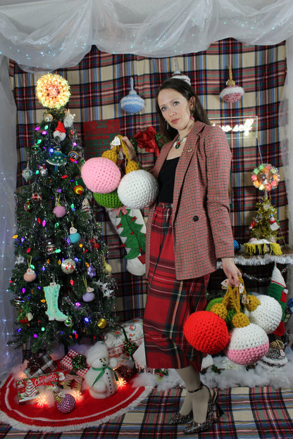 Oversized Wool Ornament - Pink (XL)