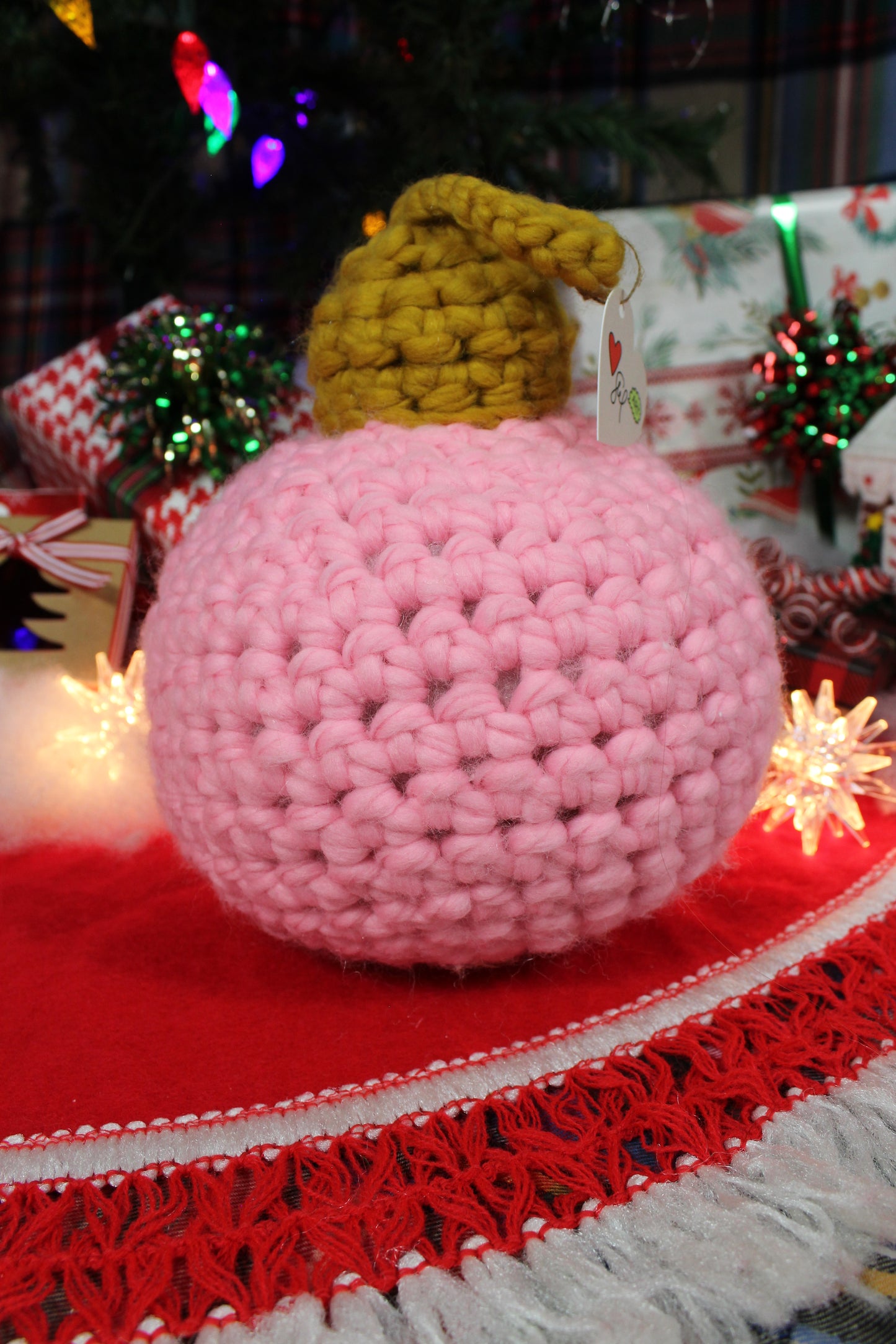 Oversized Wool Ornament - Pink (XL)