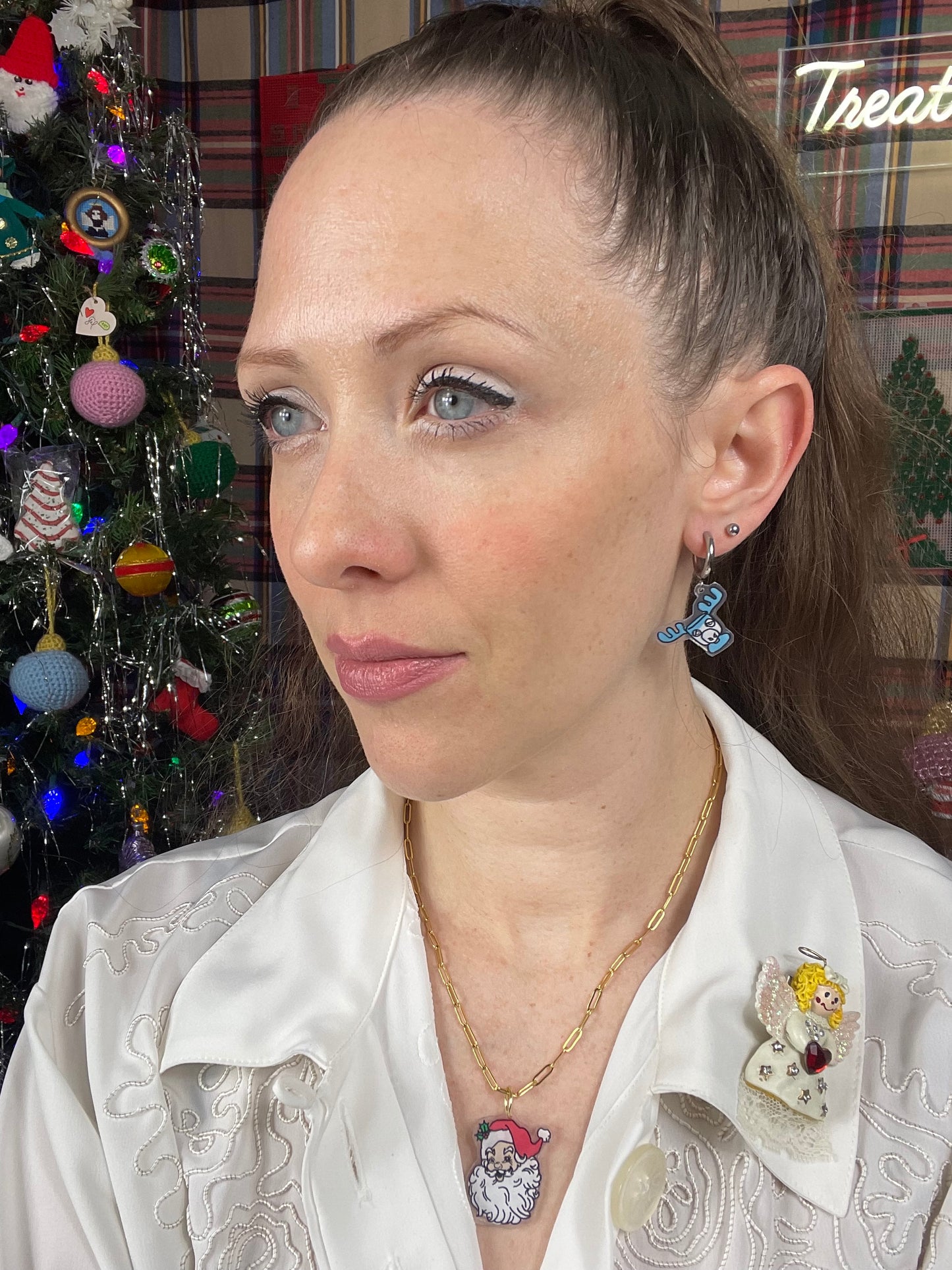 Christmas Vacation Moose Mug earrings